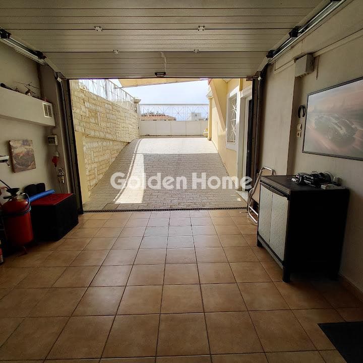House in Center, Koropi — Photo 30 of 35