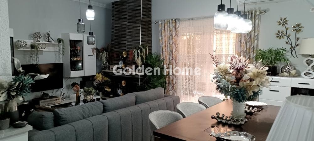 Apartment in Center, Petroupoli — Photo 1 of 33