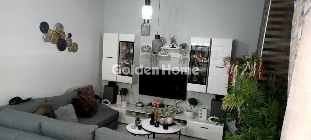 Apartment in Center, Petroupoli — Photo 2 of 33
