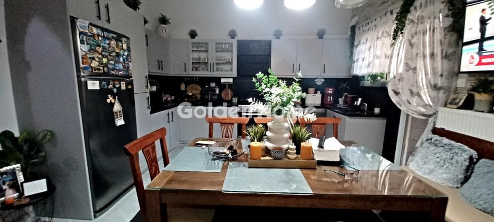 Apartment in Center, Petroupoli — Photo 4 of 33