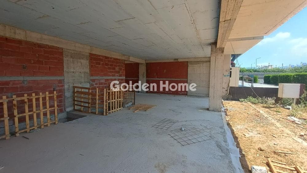 Retail Store in Center, Evosmos — Photo 6 of 14
