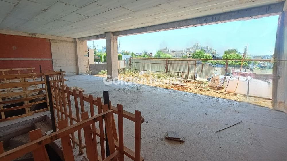Retail Store in Center, Evosmos — Photo 7 of 14
