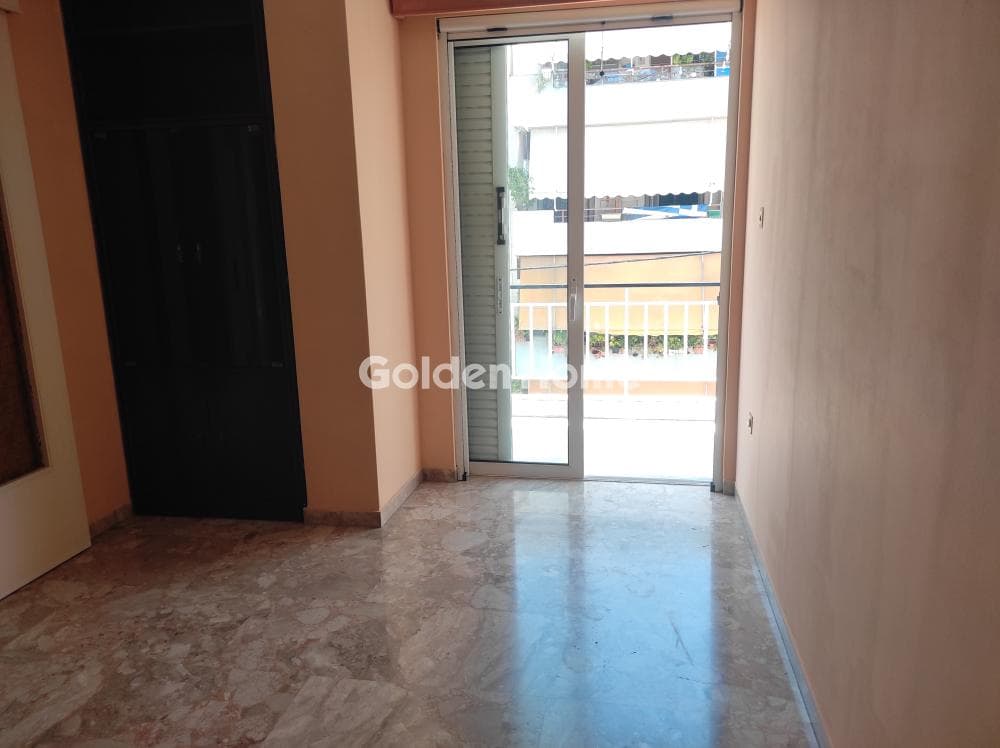 Apartment in Aspra Chomata, Nikaia — Photo 2 of 18