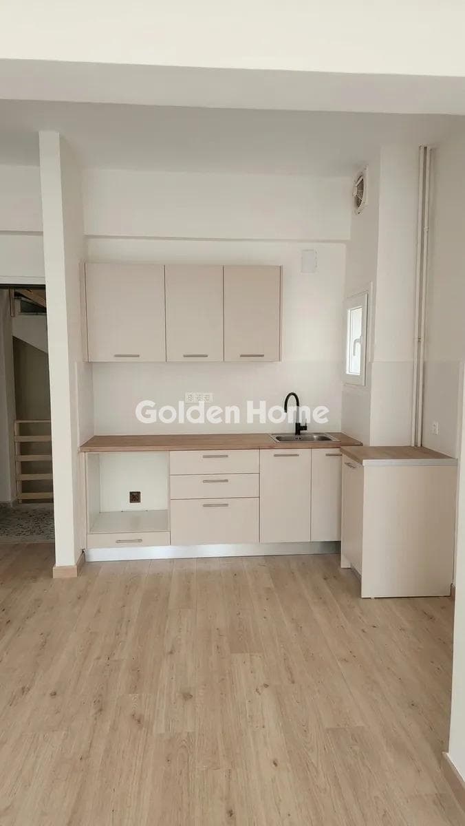 Apartment in Neo Pagkrati, Vironas — Photo 1 of 6
