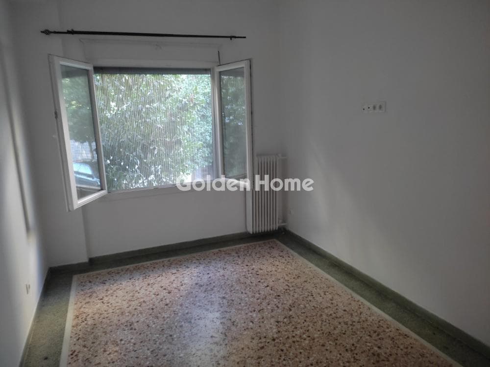 Apartment in Center, Neos Kosmos — Photo 2 of 14