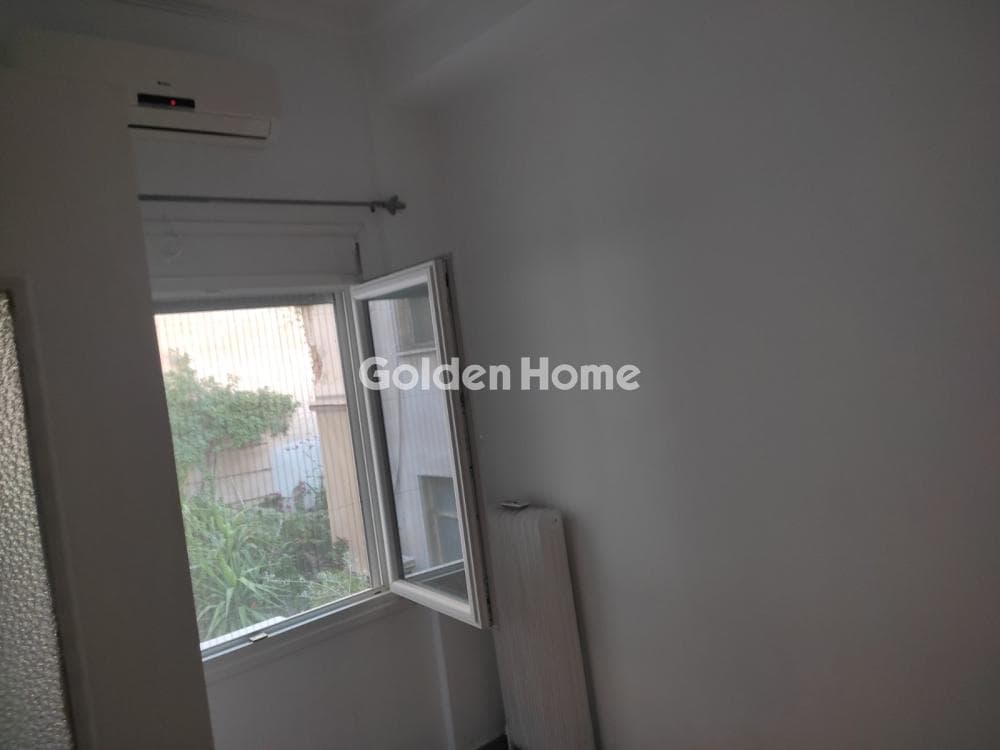 Apartment in Center, Neos Kosmos — Photo 4 of 14