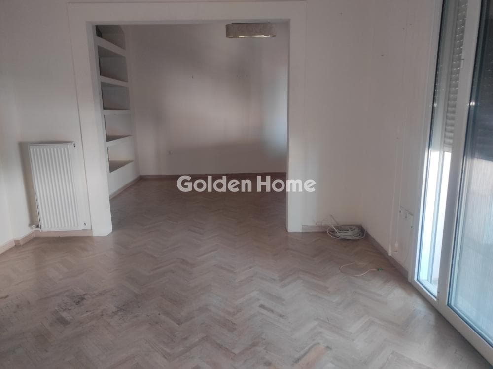 Apartment in Mikrolimano, Piraeus — Photo 3 of 28