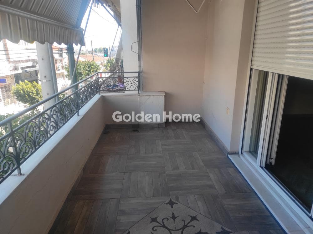 Apartment in Mikrolimano, Piraeus — Photo 2 of 28