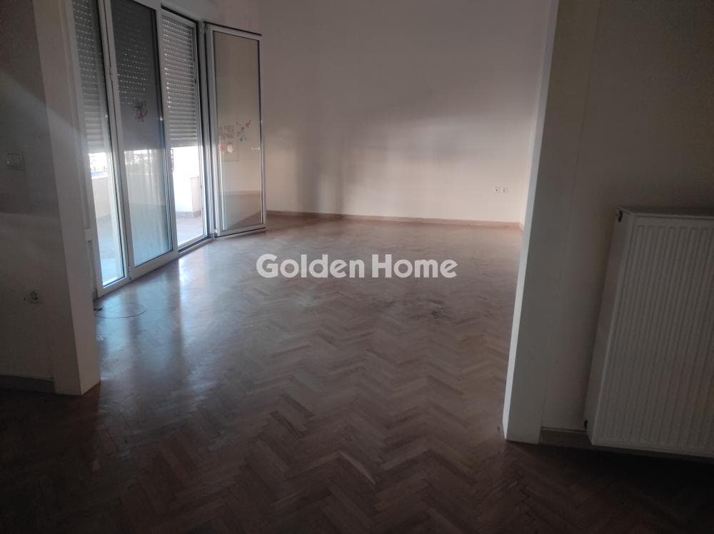 Apartment in Mikrolimano, Piraeus — Photo 4 of 28
