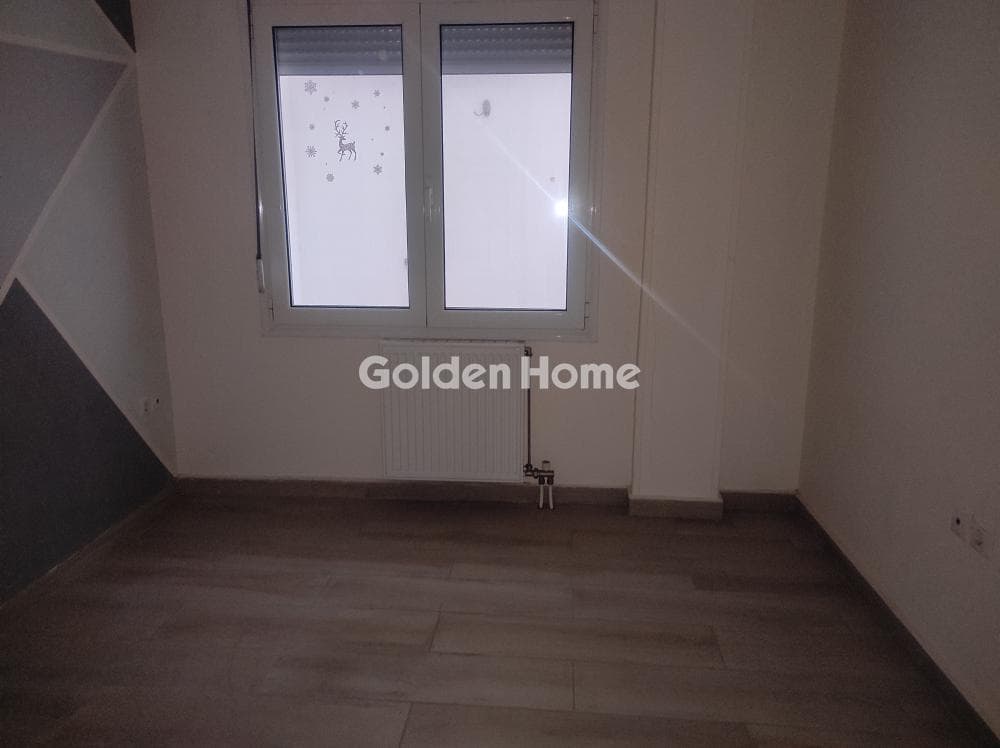 Apartment in Mikrolimano, Piraeus — Photo 22 of 28