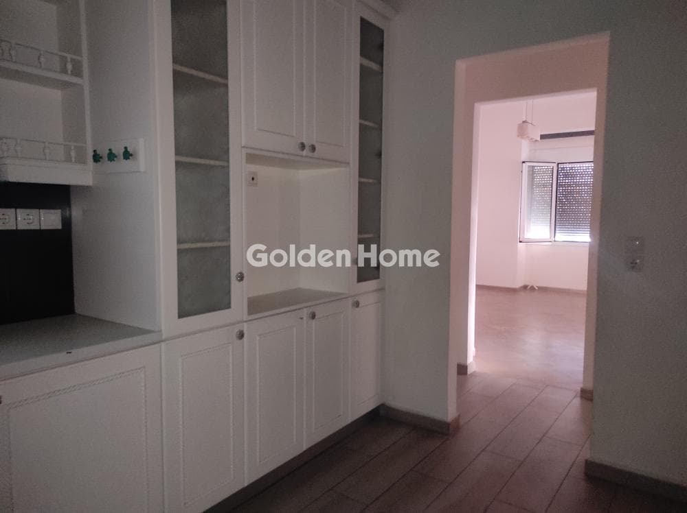 Apartment in Mikrolimano, Piraeus — Photo 9 of 28