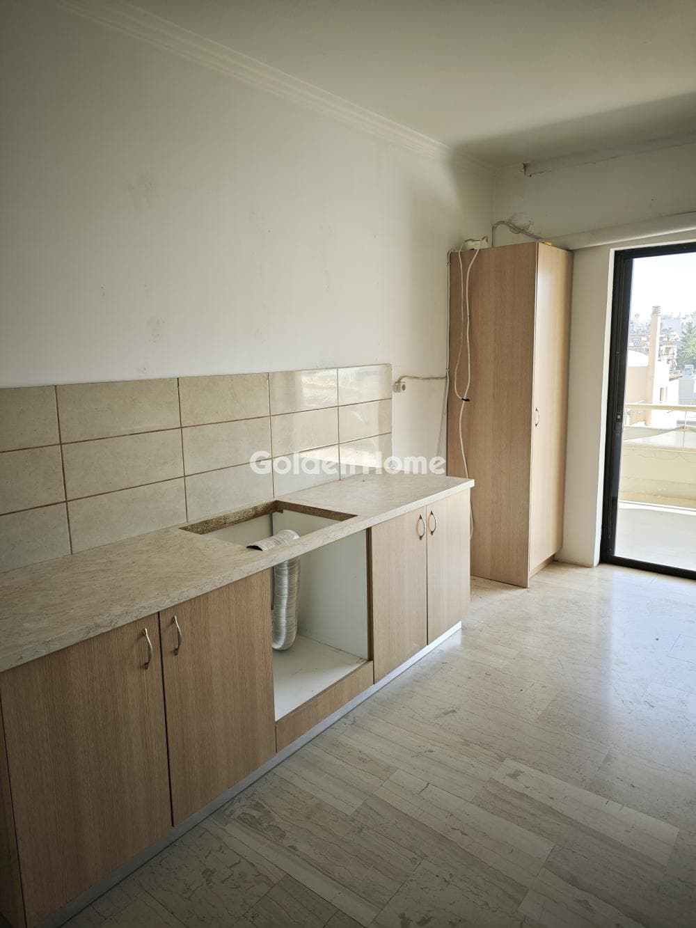 Apartment in Kareas, Vironas — Photo 15 of 34