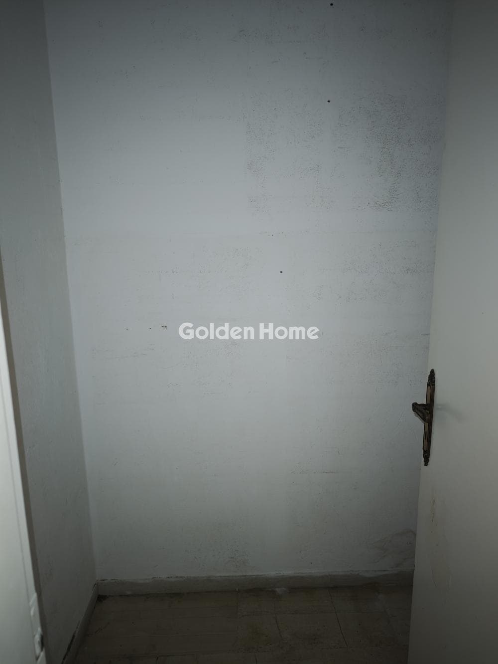 Apartment in Kareas, Vironas — Photo 17 of 34