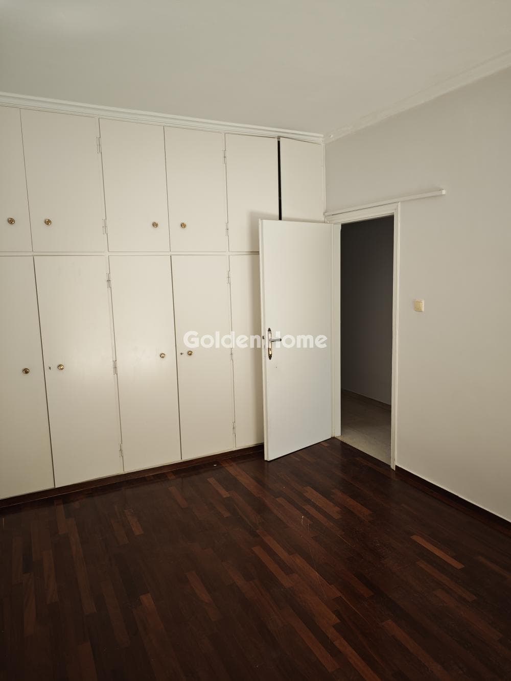 Apartment in Kareas, Vironas — Photo 21 of 34