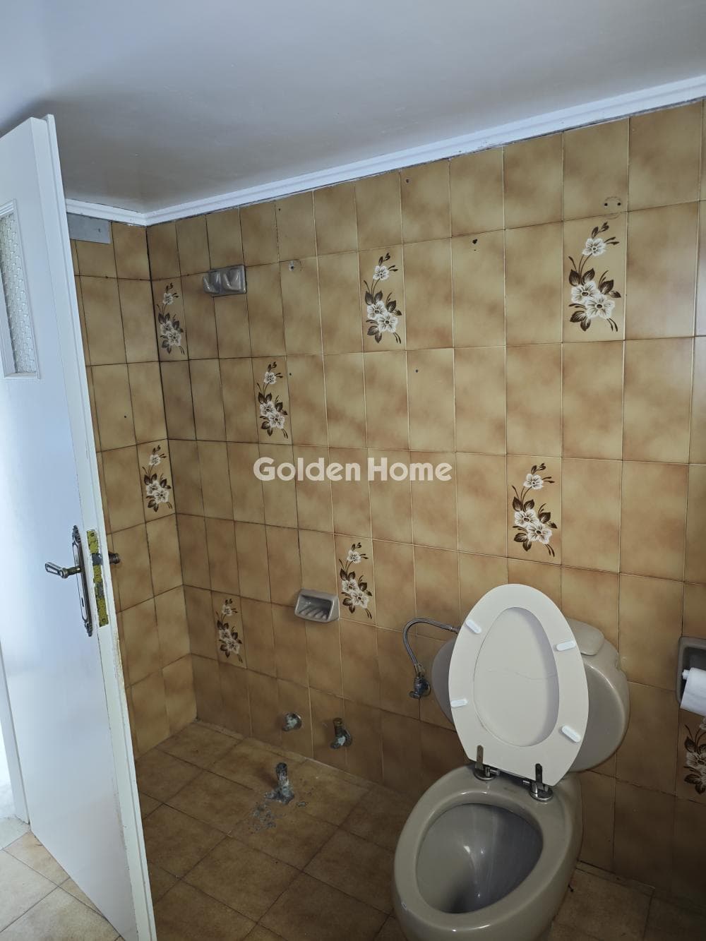 Apartment in Kareas, Vironas — Photo 22 of 34