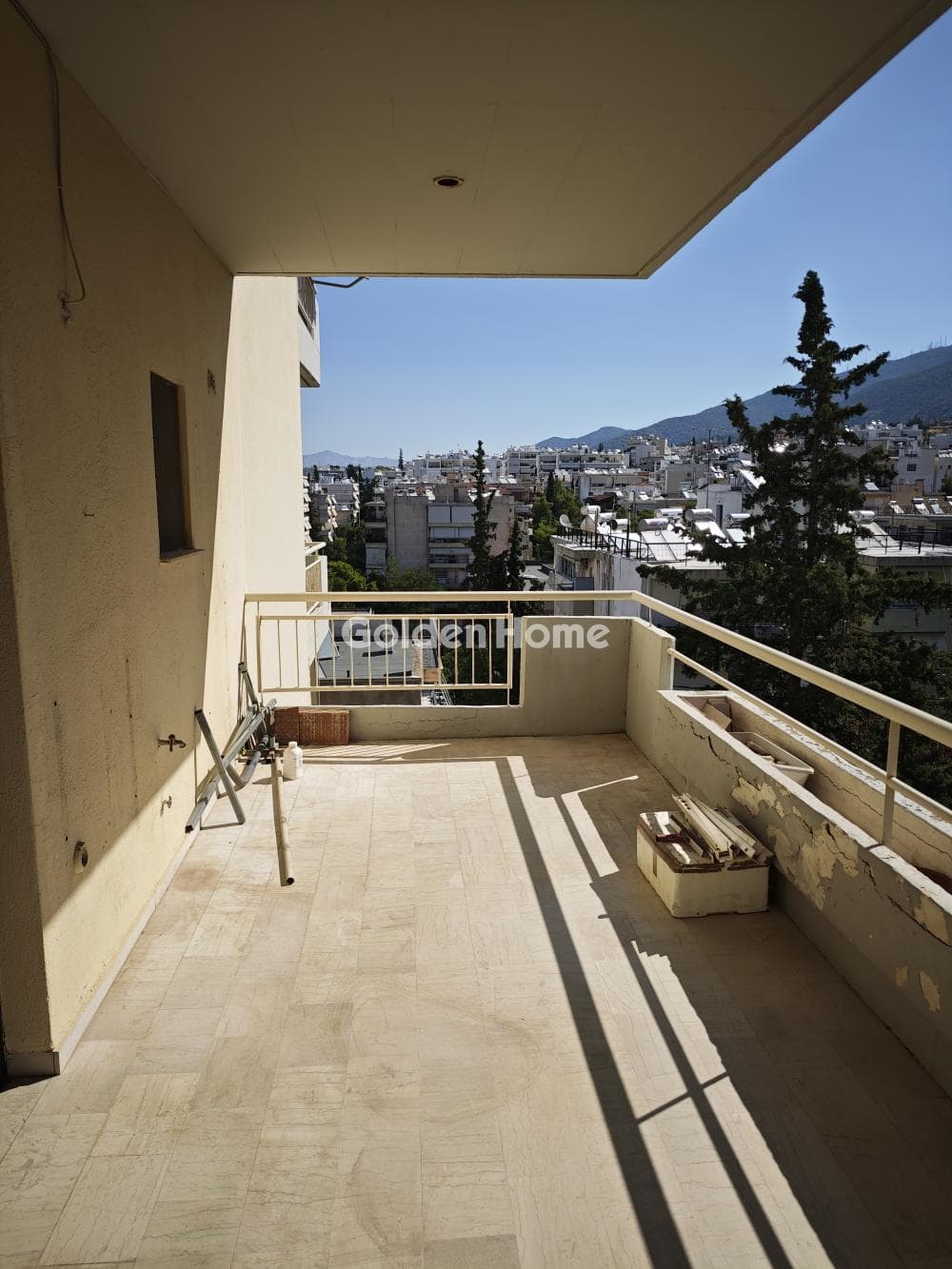Apartment in Kareas, Vironas — Photo 2 of 34