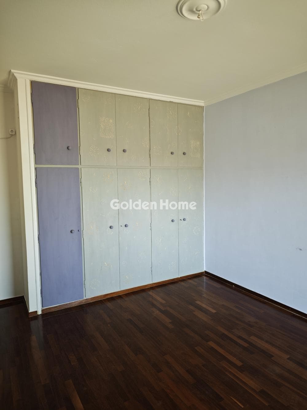 Apartment in Kareas, Vironas — Photo 29 of 34