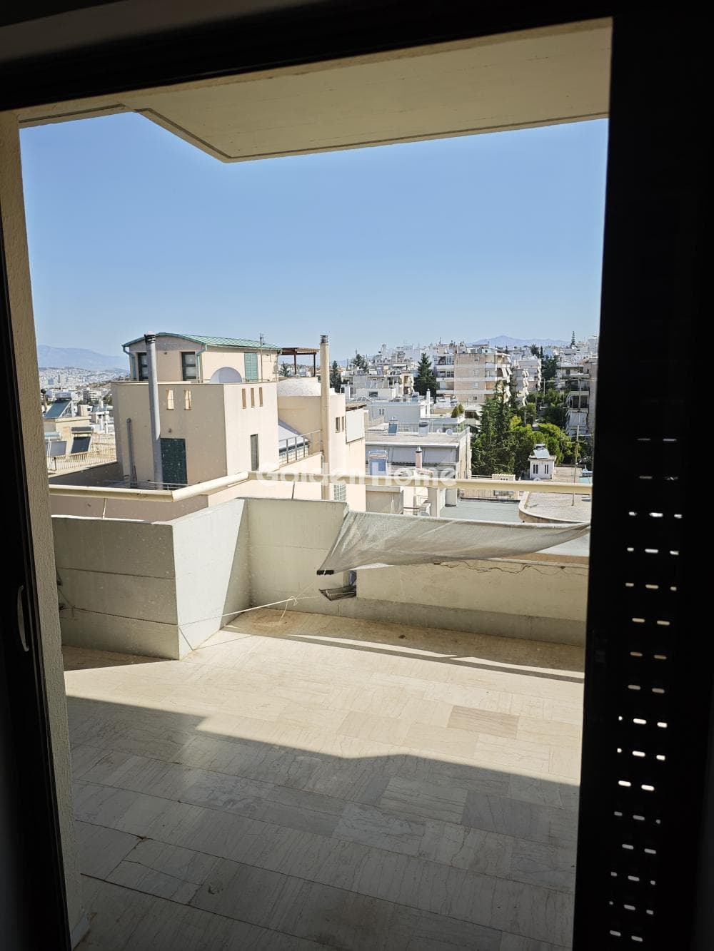 Apartment in Kareas, Vironas — Photo 3 of 34