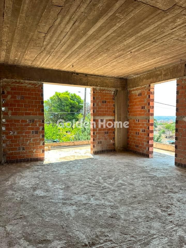 Apartment in Megala Sxoinia A, Acharnes — Photo 1 of 5