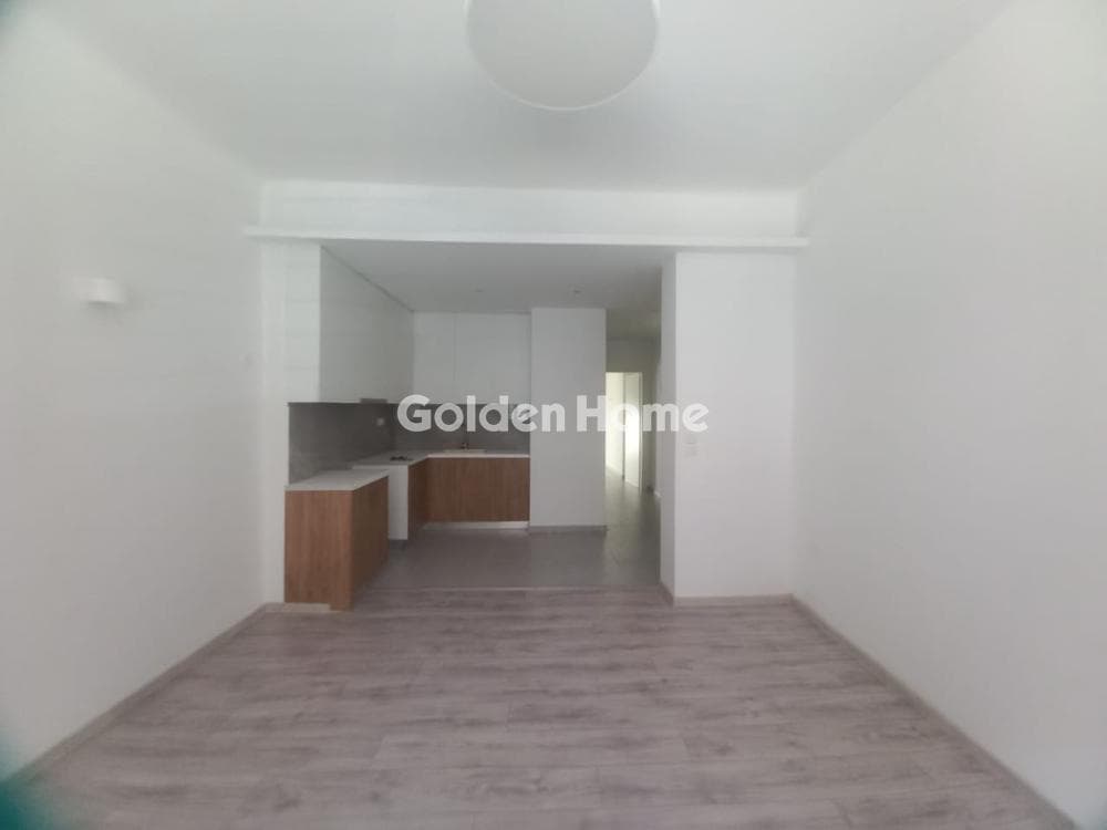 Apartment in Agios Ioannis, Neos Kosmos — Photo 1 of 15