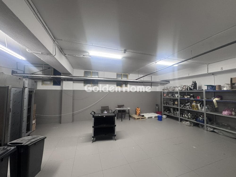 Retail Store in Center, Thermi — Photo 5 of 9