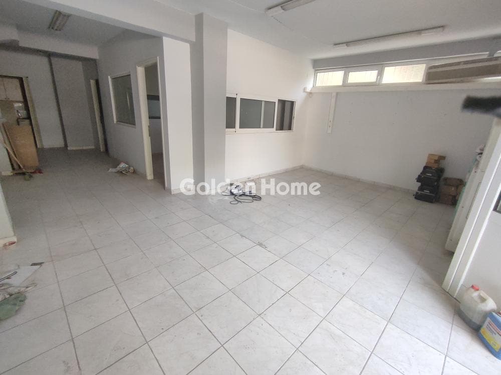 Retail Store in Agia Paraskevi, Nea Smyrni — Photo 2 of 16