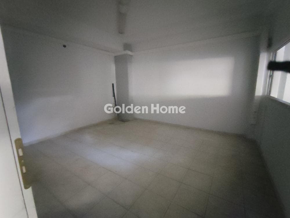Retail Store in Agia Paraskevi, Nea Smyrni — Photo 10 of 16