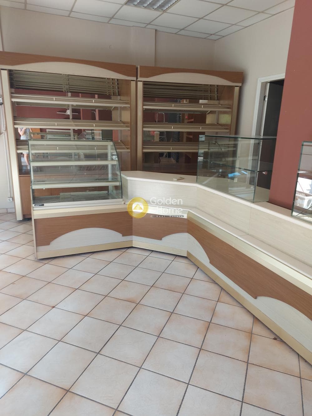 Retail Store in Trachones, Alimos — Photo 2 of 28