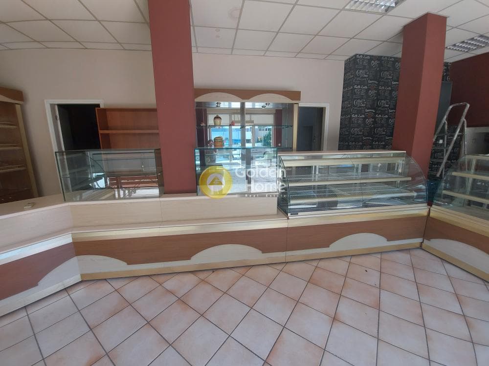 Retail Store in Trachones, Alimos — Photo 10 of 28
