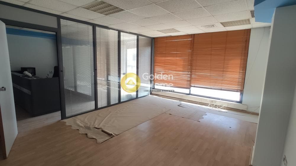 Office in Terpsithea, Piraeus — Photo 2 of 8