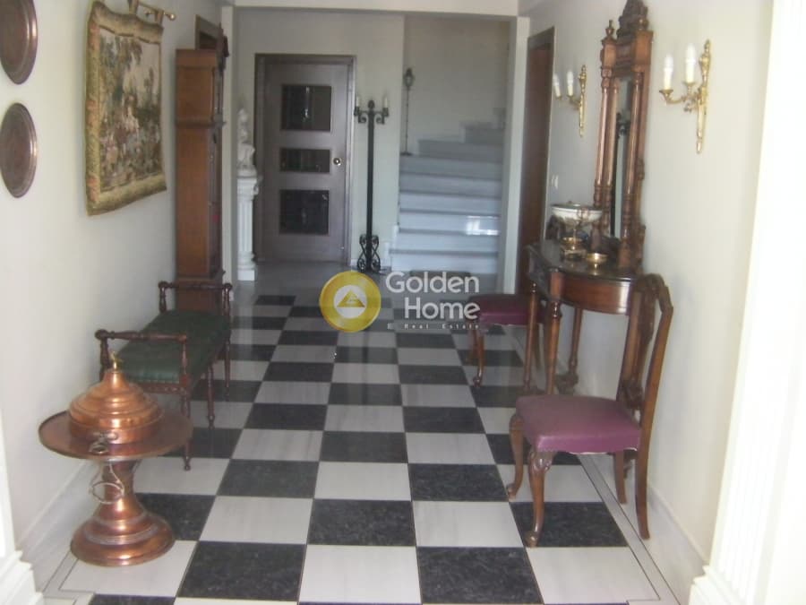 House in Anapiron, Alimos — Photo 1 of 24