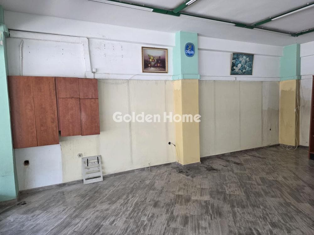 Retail Store in Filakes - Athlitiko Kentro, Koridallos — Photo 16 of 21