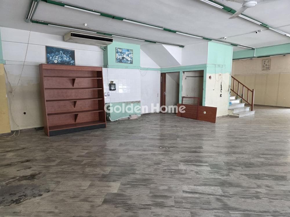 Retail Store in Filakes - Athlitiko Kentro, Koridallos — Photo 10 of 21