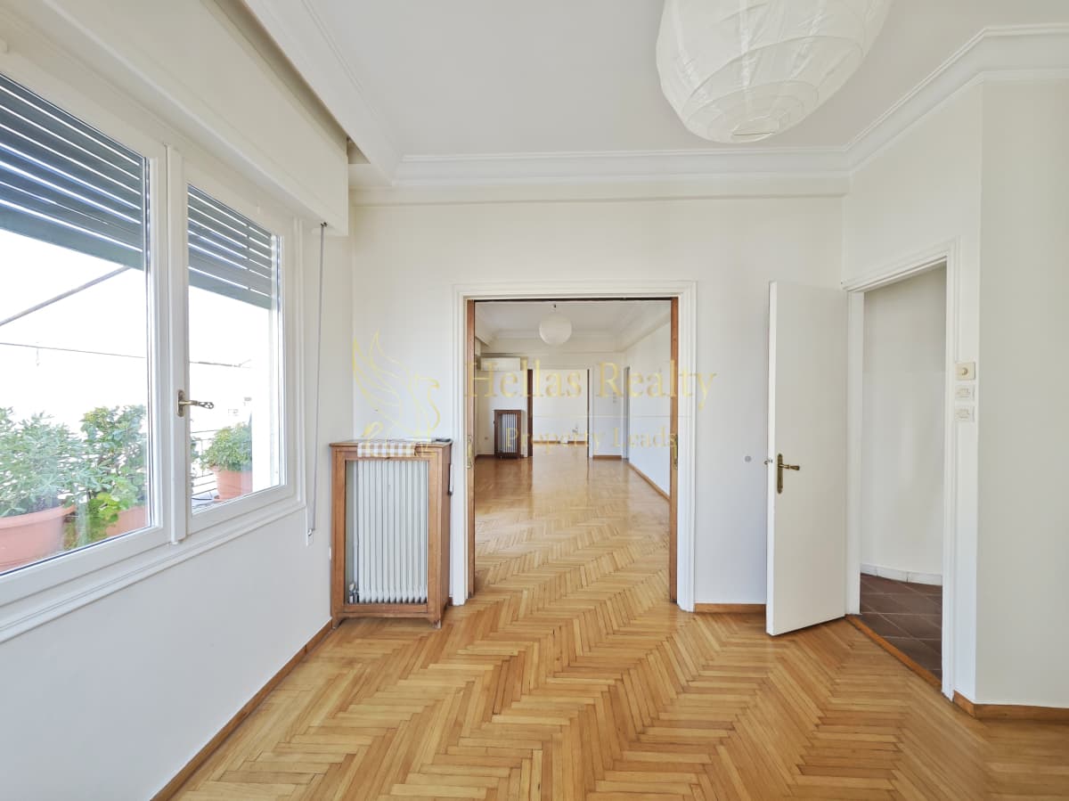 Apartment in Politechneio, Exarchia - Neapoli — Photo 3 of 16
