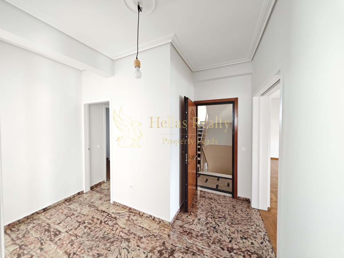 Apartment in Center, Dafni — Photo 3 of 21