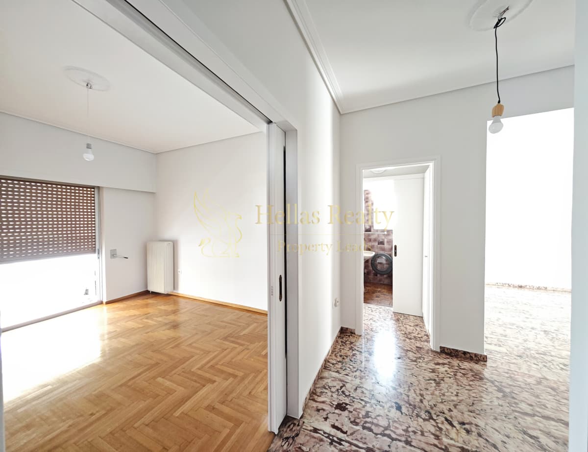 Apartment in Center, Dafni — Photo 2 of 21