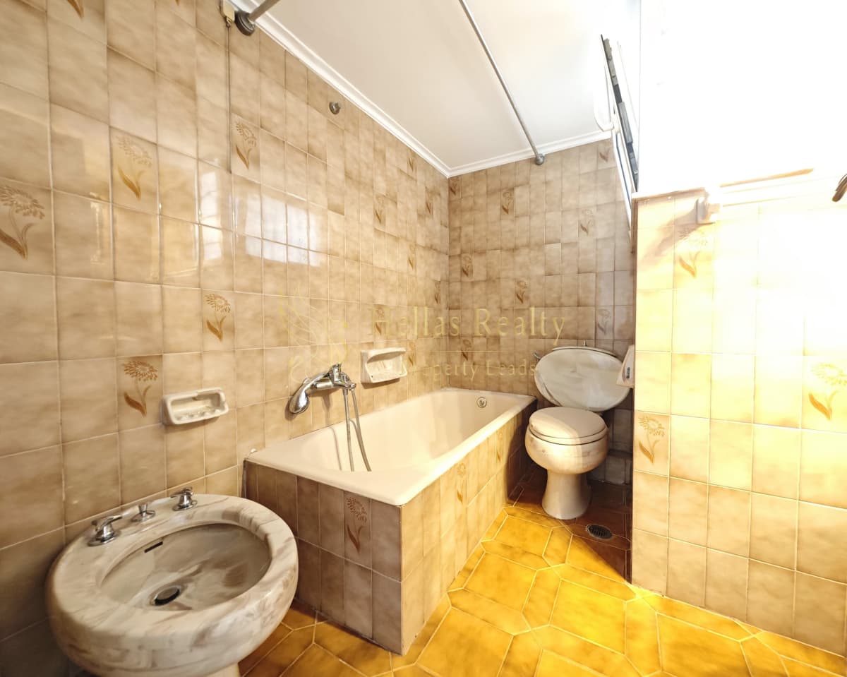 Apartment in Center, Dafni — Photo 16 of 21