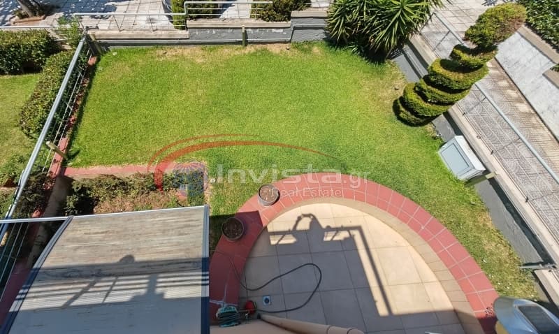 House in Center, Panorama — Photo 10 of 25