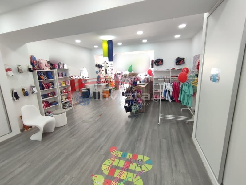 Retail Store in Mavros Gatos, Neapoli — Photo 1 of 9