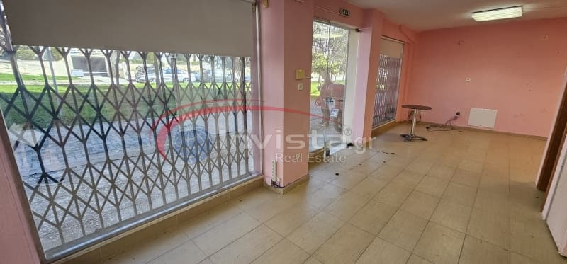 Retail Store in Foinikas, Kalamaria — Photo 7 of 29