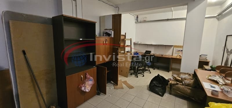 Retail Store in Foinikas, Kalamaria — Photo 19 of 29