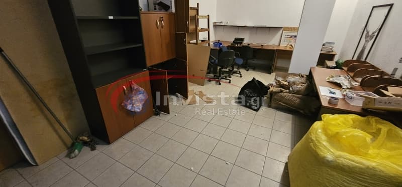 Retail Store in Foinikas, Kalamaria — Photo 5 of 29