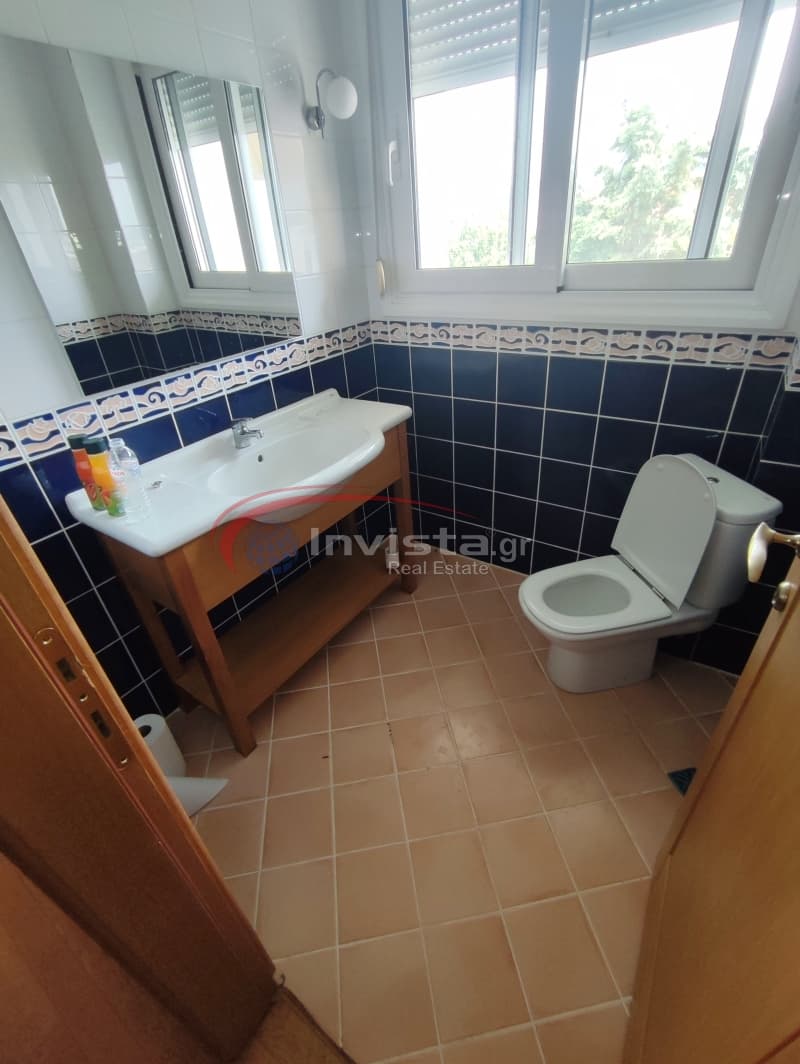 House in Panorama, Panorama — Photo 7 of 25
