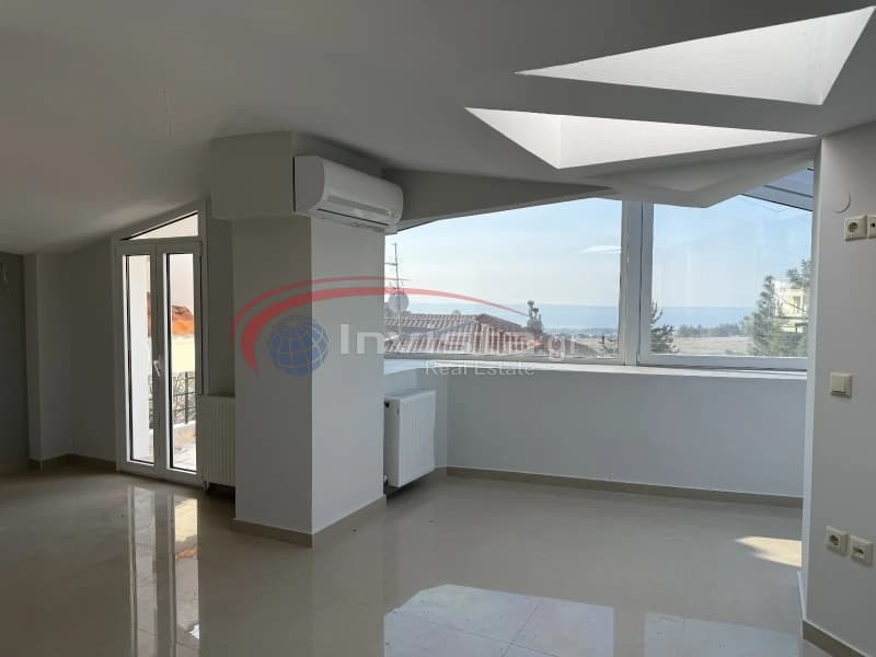 House in Center, Panorama — Photo 4 of 13
