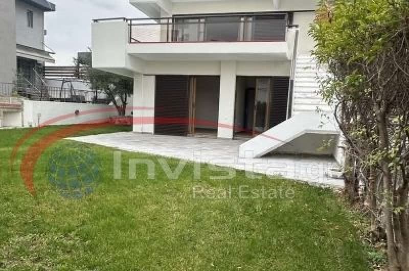 House in Panorama, Panorama — Photo 1 of 20