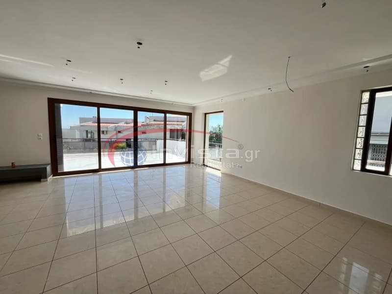 House in Panorama, Panorama — Photo 5 of 20