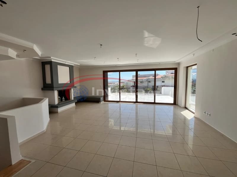 House in Panorama, Panorama — Photo 4 of 20