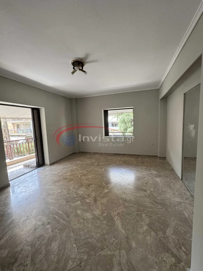 Apartment in Agios Panteleimon, Kalamaria — Photo 1 of 12