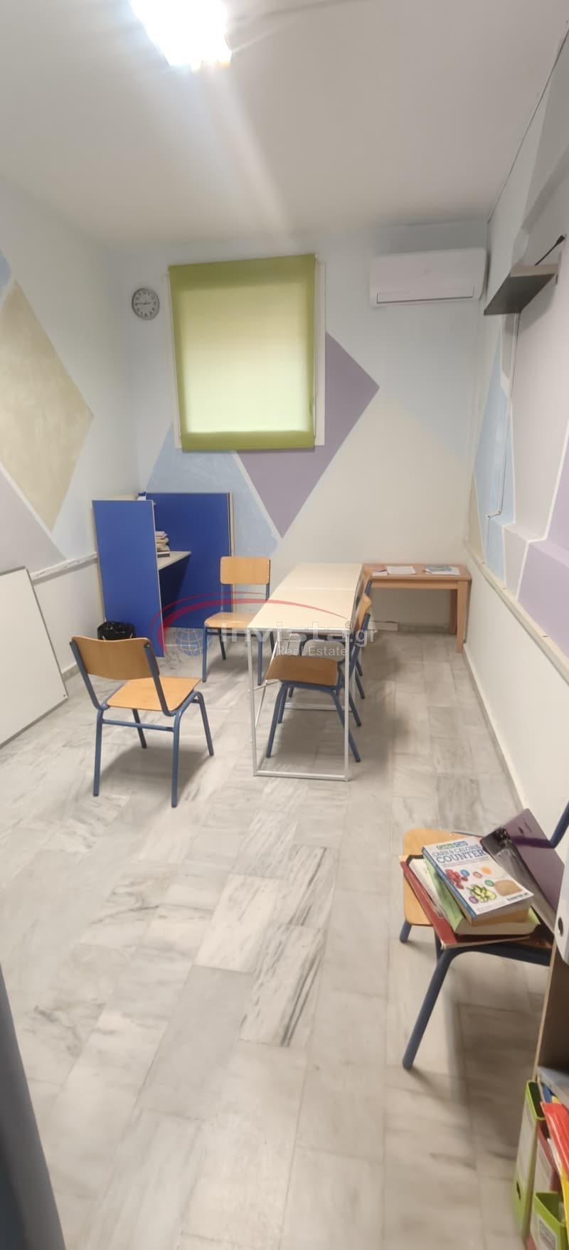 Retail Store in Center, Thermi — Photo 1 of 25