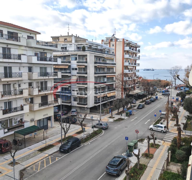 Apartment in Karampournaki, Kalamaria — Photo 1 of 15